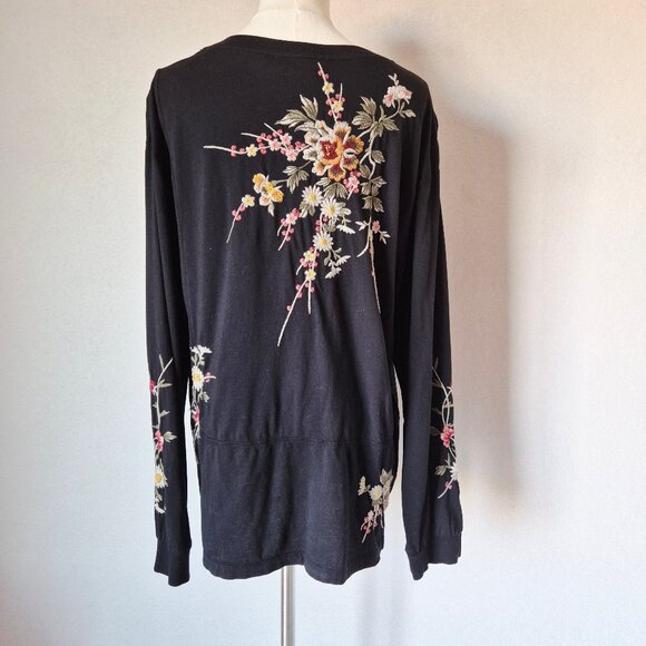 Johnny Was Embroidered Acacia Seamed Relaxed Long Sleeve Tee Black Knit - Picture 6 of 11